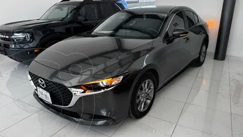 Mazda 3 Sedan i usado (2024) color Gris Titanio financiado en mensualidades(enganche $82,500)