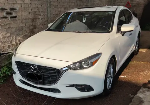 Mazda 3 Sedan i Touring usado (2018) color Blanco Perla precio $220,000