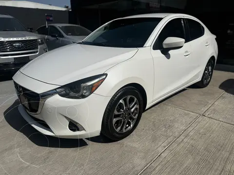 Mazda 3 Sedan i Grand Touring Aut usado (2019) color Blanco financiado en mensualidades(enganche $62,675 mensualidades desde $4,793)