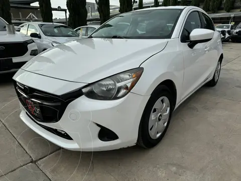 Mazda 3 Sedan i Aut usado (2018) color Blanco financiado en mensualidades(enganche $57,225 mensualidades desde $4,376)