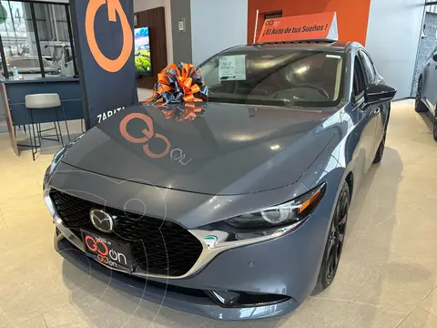 Mazda 3 Sedan Signature usado (2024) color Gris financiado en mensualidades(enganche $130,528 mensualidades desde $9,981)