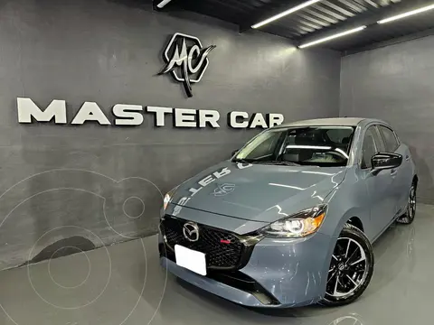 Mazda 3 Sedan Signature usado (2024) color Azul precio $329,000