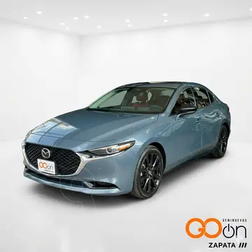 Mazda 3 Sedan SIGNATURE usado (2024) color MAZCGRIS POLYMETAL precio $420,000