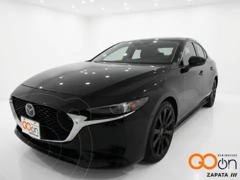 Mazda 3 Sedan Carbon Edition usado (2023) color MAZWNEGRO CELESTE precio $420,000
