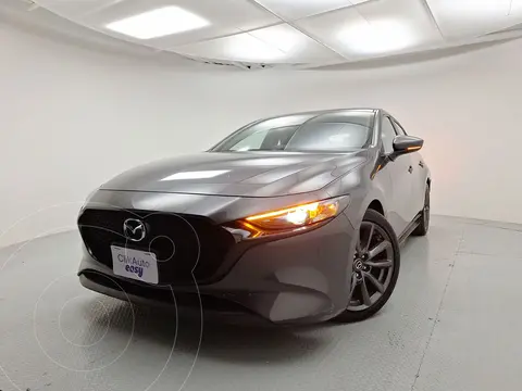 foto Mazda 3 Sedán i Aut usado (2020) color Gris Titanio precio $325,000