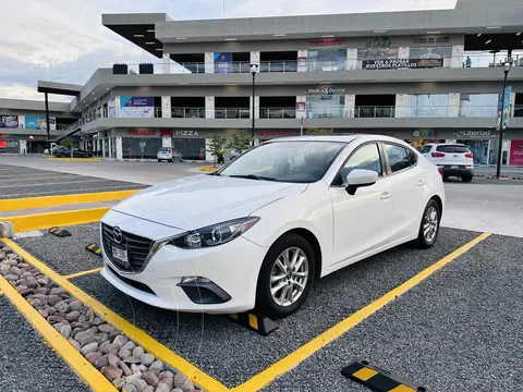 Mazda 3 Sedan i Touring Aut usado (2016) color Blanco precio $200,000