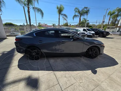 Mazda 3 Sedan Hatchback usado (2023) color Gris precio $479,000
