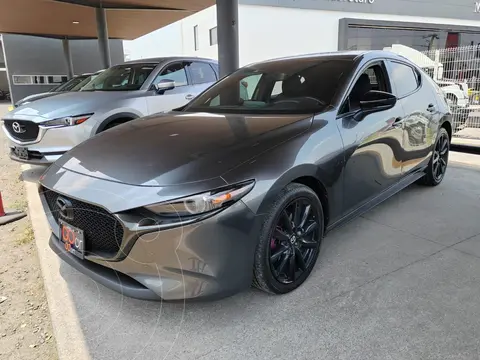 Mazda 3 Sedan Signature usado (2023) color Gris financiado en mensualidades(enganche $134,615 mensualidades desde $10,294)