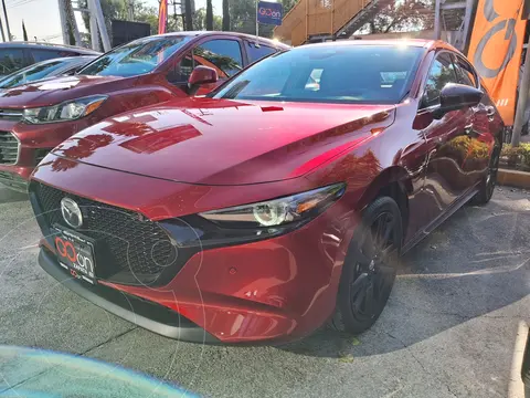 Mazda 3 Sedan Signature usado (2025) color Rojo financiado en mensualidades(enganche $136,250 mensualidades desde $10,419)