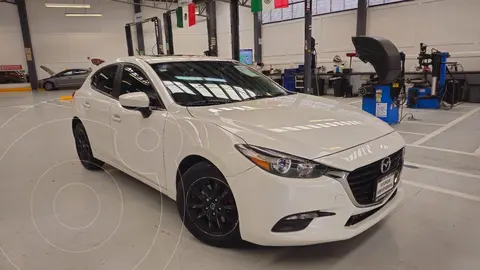 Mazda 3 Sedan i Touring Aut usado (2017) color Blanco precio $235,000