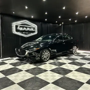 Mazda 3 Sedan i Grand Touring Aut usado (2021) color Negro financiado en mensualidades(enganche $70,000 mensualidades desde $8,190)