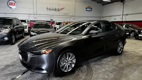 Mazda 3 Sedan i Sport usado (2019) color Gris financiado en mensualidades(enganche $61,600 mensualidades desde $6,598)