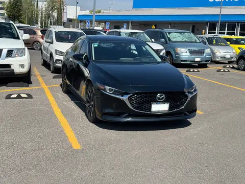 Mazda 3 Sedan Carbon Edition usado (2023) color Negro precio $450,000