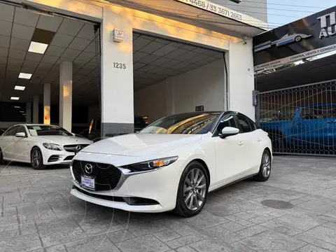 Mazda 3 Sedan I Sport Aut usado (2022) color Blanco financiado en mensualidades(enganche $68,000 mensualidades desde $10,224)