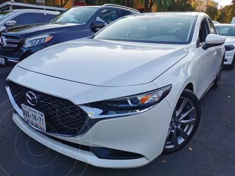 Mazda 3 Sedan I Sport Aut usado (2020) color Blanco Perla precio $380,000