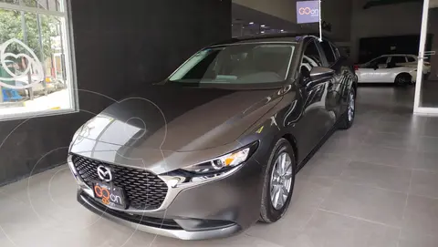 Mazda 3 Sedan i Sport usado (2023) color Gris Oscuro financiado en mensualidades(enganche $94,012 mensualidades desde $7,189)