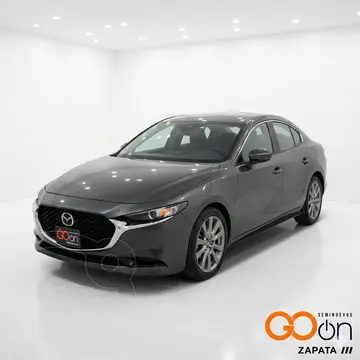 Mazda 3 Sedan i Sport usado (2024) color MAGGRIS TITANIO precio $320,000