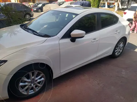 Mazda 3 Sedan i Touring Aut usado (2018) color Blanco Perla precio $270,000