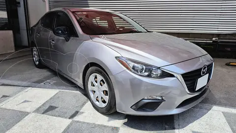 Mazda 3 Sedan i Aut usado (2016) color plateado precio $197,000