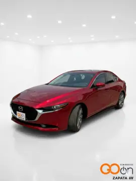 Mazda 3 Sedan I GRAND TOURING usado (2023) color MAROJO  BRILLANTE precio $370,000