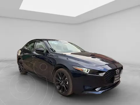 Mazda 3 Sedan Signature usado (2025) color Azul Marino precio $439,900