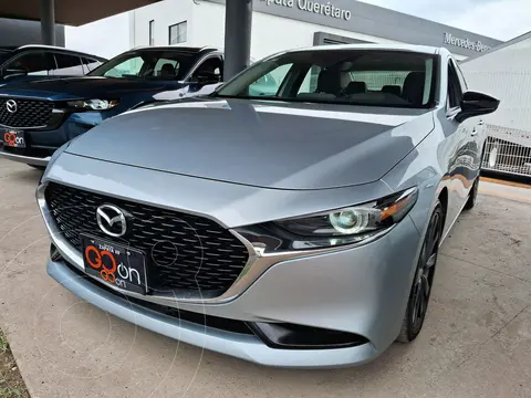 Mazda 3 Sedan Signature usado (2022) color plateado precio $409,000