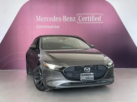 Mazda 3 Sedan Signature usado (2023) color Gris Oscuro financiado en mensualidades(enganche $165,110 mensualidades desde $7,093)
