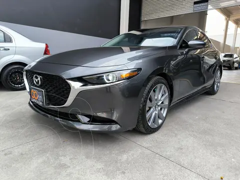 Mazda 3 Sedan Signature usado (2023) color Gris financiado en mensualidades(enganche $106,275 mensualidades desde $8,127)