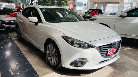 Mazda 3 Sedan s Aut usado (2015) color Blanco precio $199,000