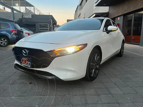 Mazda 3 Sedan i Grand Touring Aut usado (2025) color Blanco financiado en mensualidades(enganche $115,812 mensualidades desde $8,856)