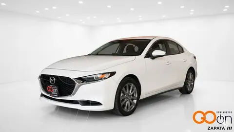 Mazda 3 Sedan I usado (2023) color MAZDBLANCO APERLADO precio $289,000