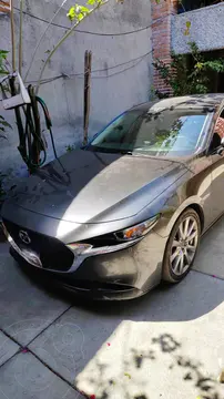 Mazda 3 Sedan I Sport Aut usado (2019) color Gris Titanio precio $300,000