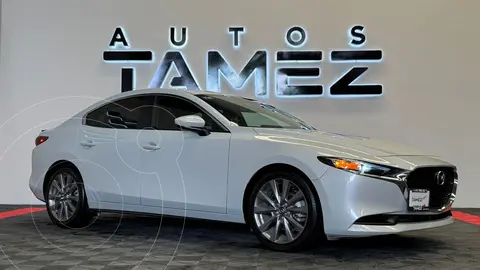 Mazda 3 Sedan i Sport usado (2024) color plateado financiado en mensualidades(enganche $81,400 mensualidades desde $8,719)