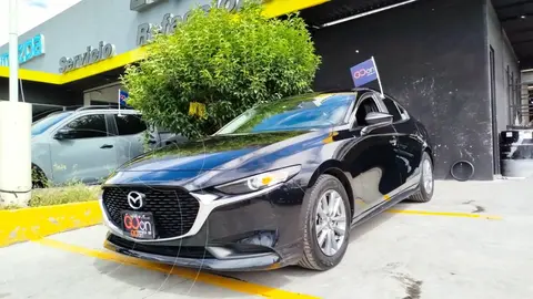 Mazda 3 Sedan Signature usado (2023) color Negro financiado en mensualidades(enganche $95,375 mensualidades desde $7,293)
