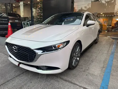 Mazda 3 Sedan i Sport usado (2023) color Gris Titanio precio $367,000