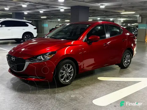 Mazda 3 Sedan Signature usado (2023) color Rojo precio $305,000