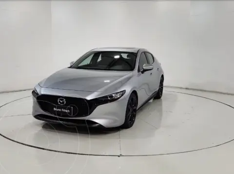 Mazda 3 Sport 2.0L V Aut usado (2023) color Plata financiado en cuotas(pie $3.950.000)