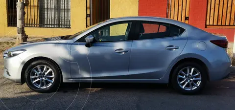Mazda 3 1.6L S usado (2018) color Plata precio $8.800.000