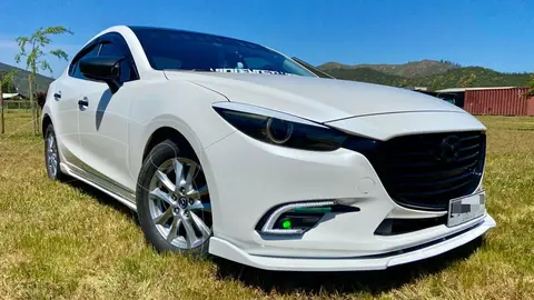 Mazda 3 2.0L V usado (2019) color Blanco Perla precio $12.990.000