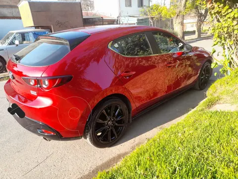 Mazda 3 2.0L Entry usado (2023) color Rojo precio $20.000.000