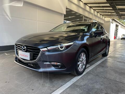foto Mazda 3 2.0L V usado (2019) color Gris Titanio precio $15.690.000