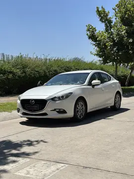 Mazda 3 1.6L S usado (2019) color Blanco Perla precio $8.200.000