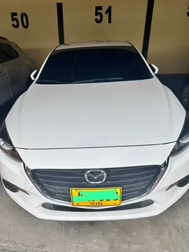 Mazda 3 Touring Aut usado (2017) color Blanco precio $61.000.000