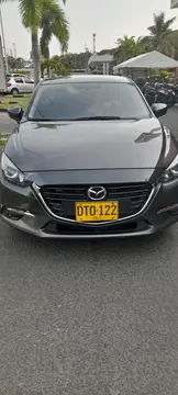 Mazda 3 Touring usado (2018) color Gris Meteoro precio $60.000.000