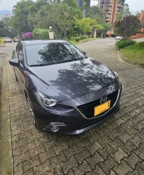 Mazda 3 Grand Touring Aut usado (2016) color Gris precio $68.000.000