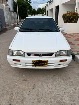 Mazda 323 Coupe 1300 usado (2001) color Blanco precio $16.000.000