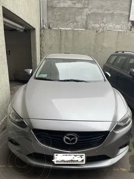 Mazda 6  2.0 V Aut Cuero usado (2014) color Plata precio $13.500.000
