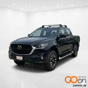 Mazda BT-50 Signature usado (2025) color TRUE BLACK MC precio $725,000