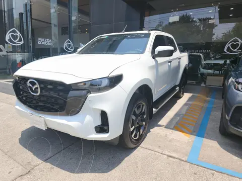 Mazda BT-50 Signature usado (2025) color Blanco precio $617,000