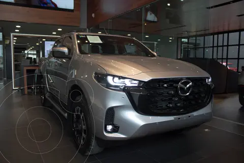 Mazda BT-50 Signature nuevo color Plata precio $829,900